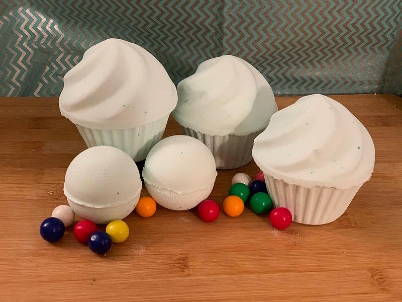 Bubble Gum Jumbo Cupcake Shaped Bath Bomb